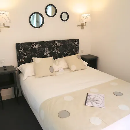 Hotel Restaurant Le Lion D'or Saint-Hilaire-du-Harcouët