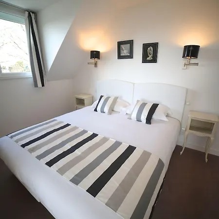 Hotel Restaurant Le Lion D'or Saint-Hilaire-du-Harcouët