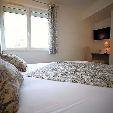 Hotel Restaurant Le Lion D'or 3*