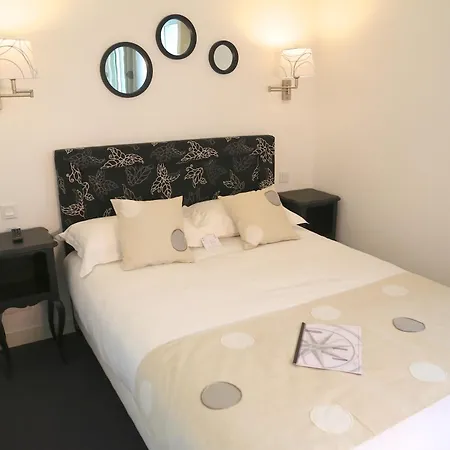 Hotel Restaurant Le Lion D'or Saint-Hilaire-du-Harcouët