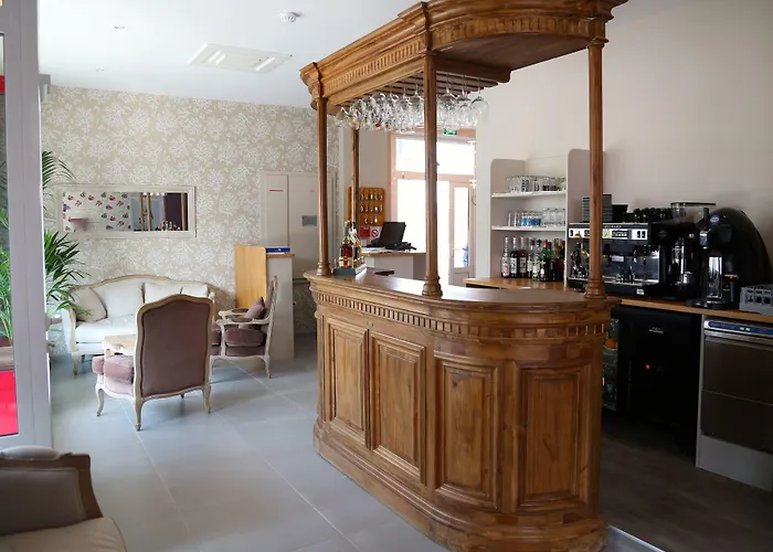 Hotel Restaurant Le Lion D'or Saint-Hilaire-du-Harcouët