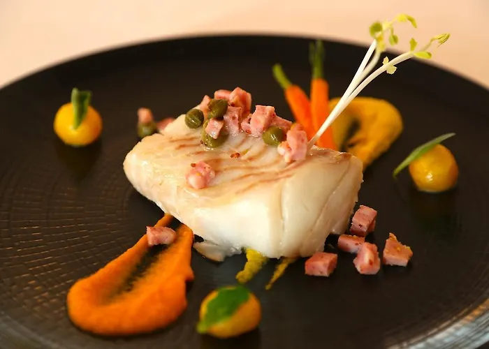 Hotel Restaurant Le Lion D'or Saint-Hilaire-du-Harcouet